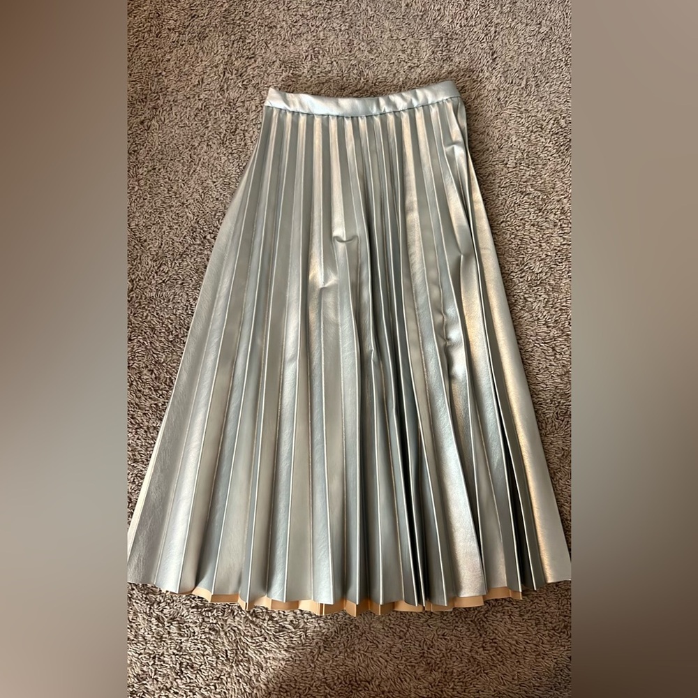 Zara Children’s skirt but fits like a small